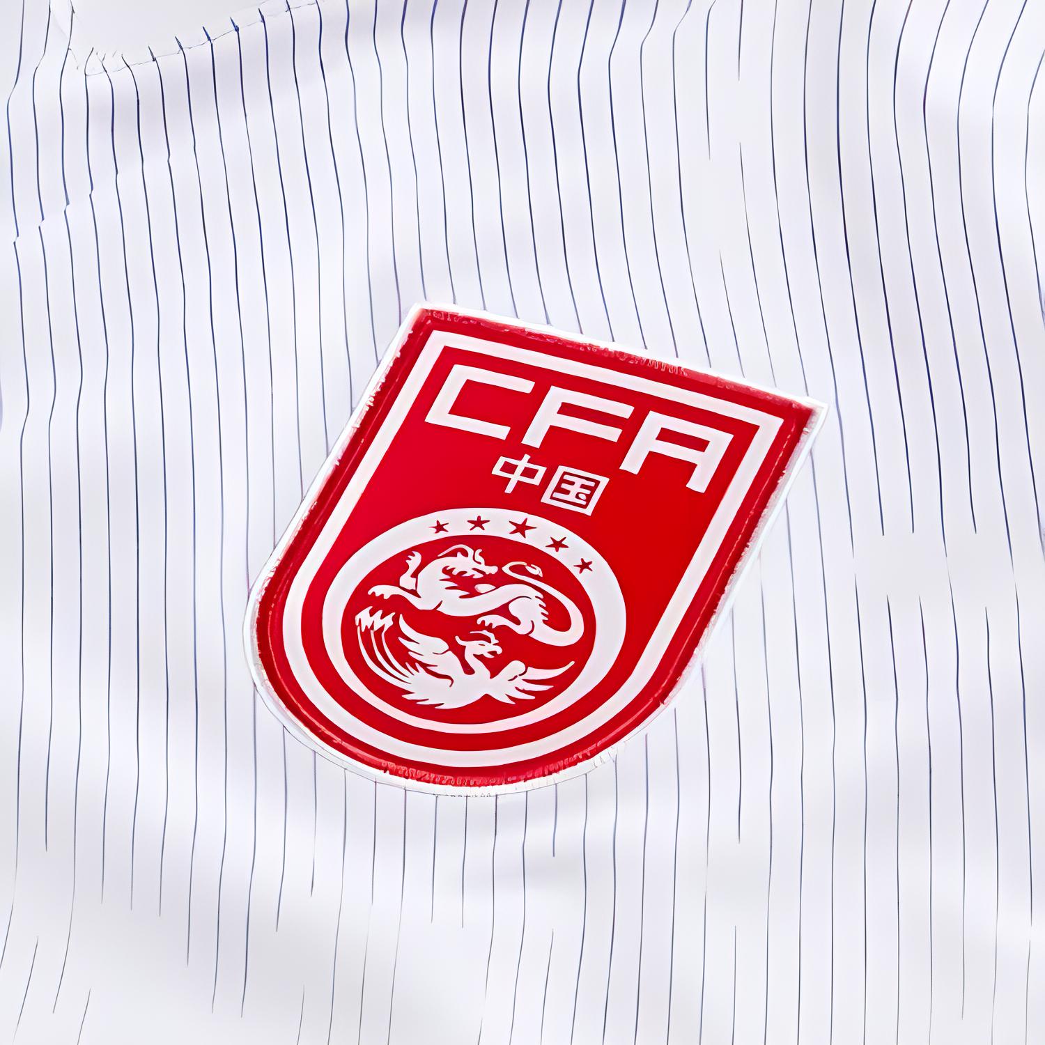 Nike Soccer Jerseys Women’s White V Neck Moderate