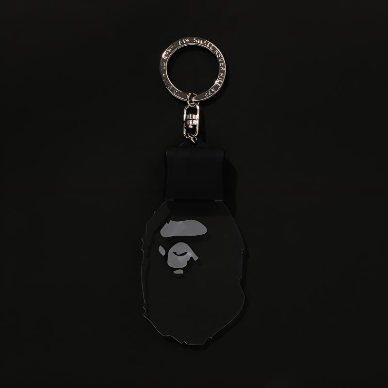 Брелок A BATHING APE (белый) — фото 2