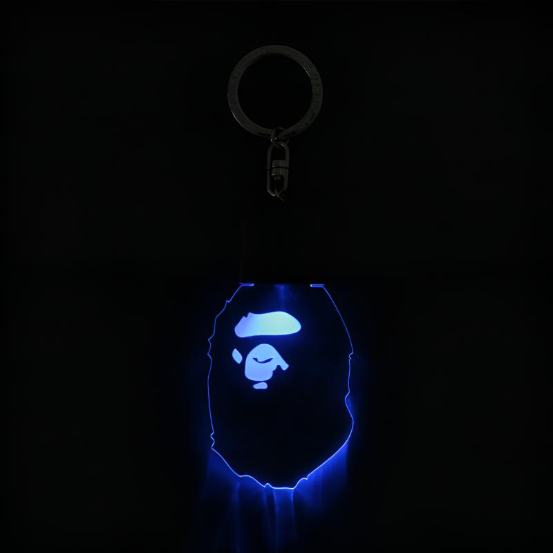 Брелок A BATHING APE (белый) — фото 5