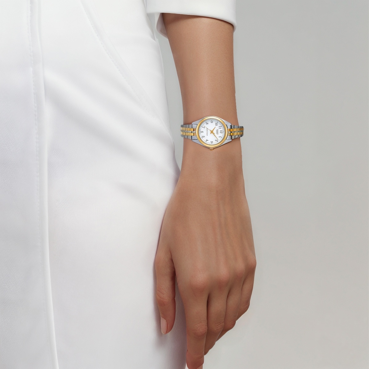 Женские часы Casio Standard Quartz (белые) — фото 5