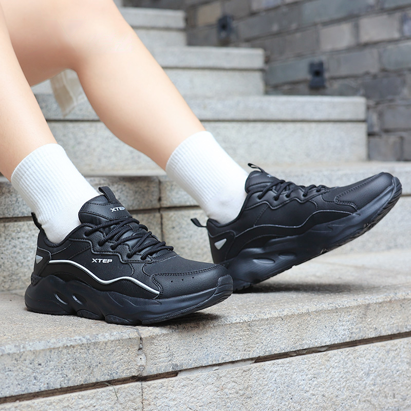 XTEP Comfortable Cushioning Lightweight Low top Running Shoes Women’s Black