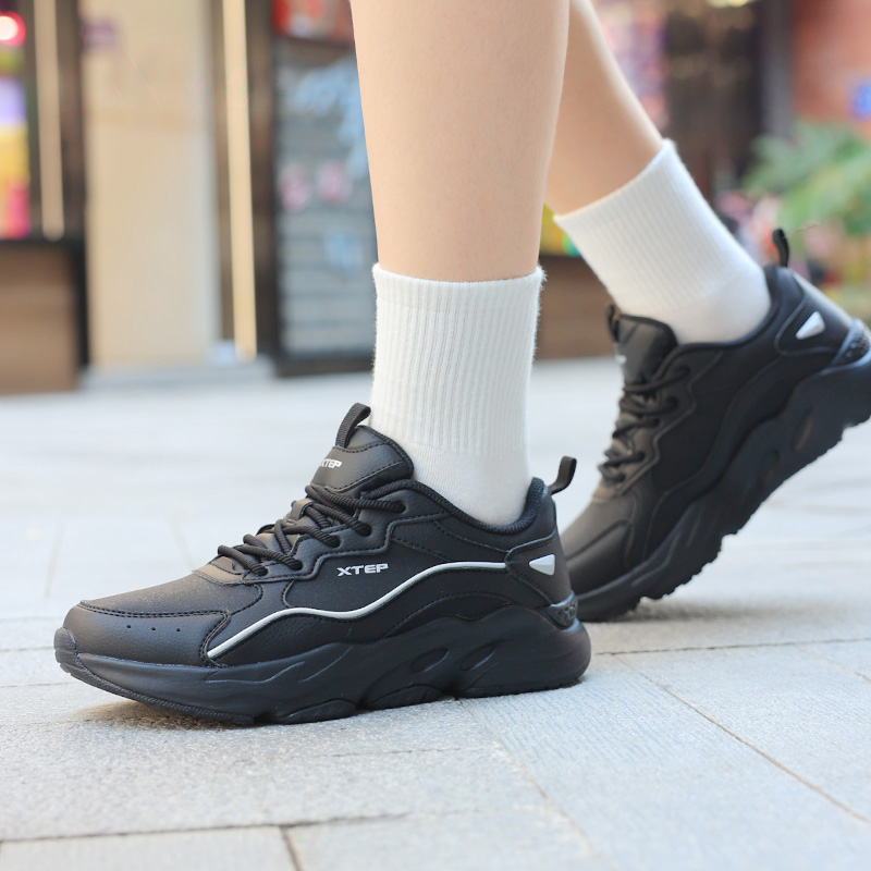 XTEP Comfortable Cushioning Lightweight Low top Running Shoes Women’s Black