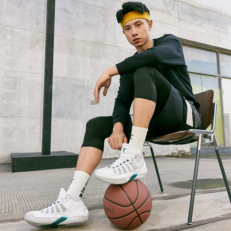 QIAODAN Slip Resistant, Abrasion Resistant, Breathable Low top Basketball Shoes Men’s White