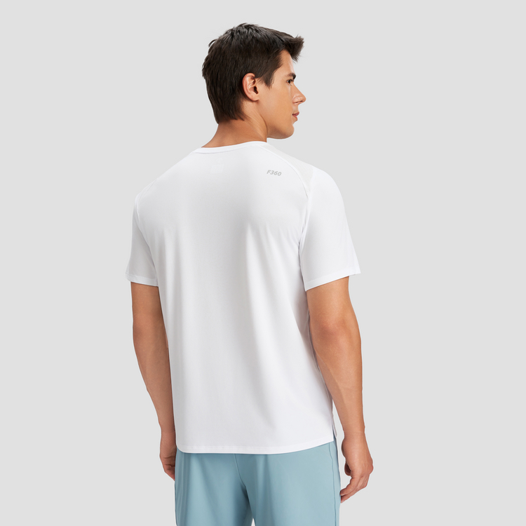 DESCENTE Running T Shirts Men’s Crew Neck Moderate Straight Fit