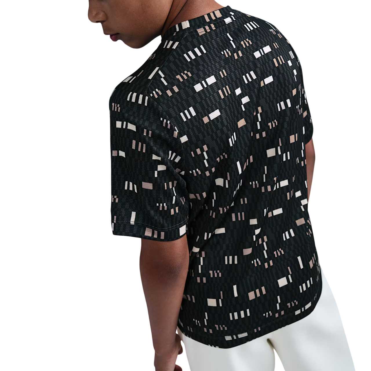 Детская футболка Nike Dri-FitTMulti (черная) — фото 4
