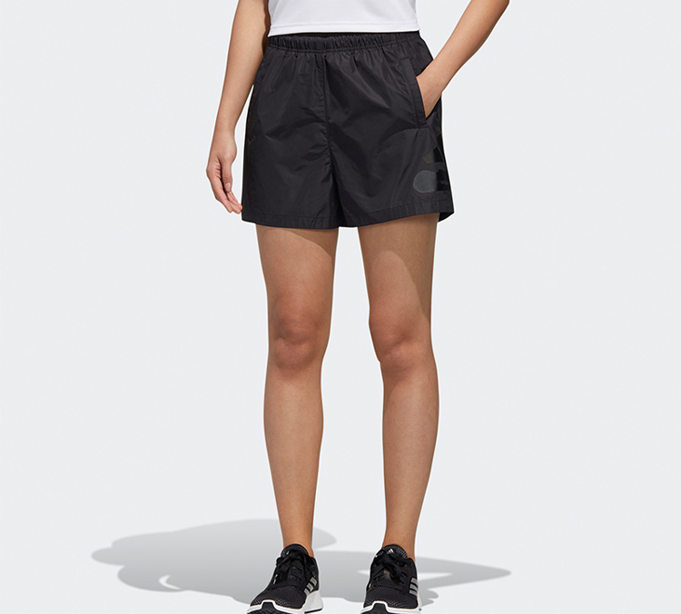Женские шорты adidas Sub Logo Shorts (черные) — фото 4