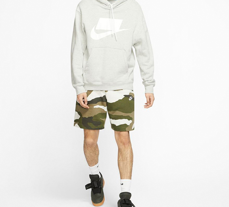 Мужские шорты Nike Sportswear Club (оливковые) — фото 3