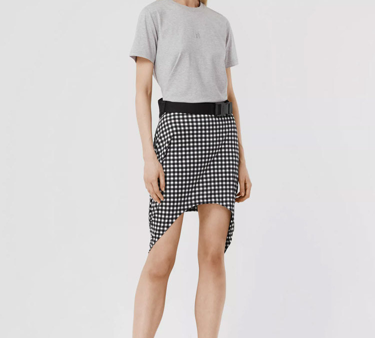 Женская футболка Burberry T (серая) — фото 4