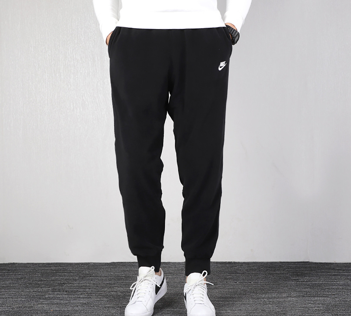 Nike Sports Pants Men’s Black Moderate