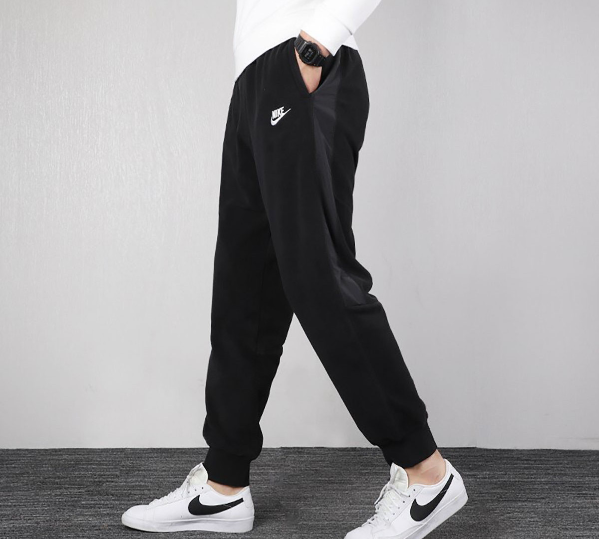 Nike Sports Pants Men’s Black Moderate