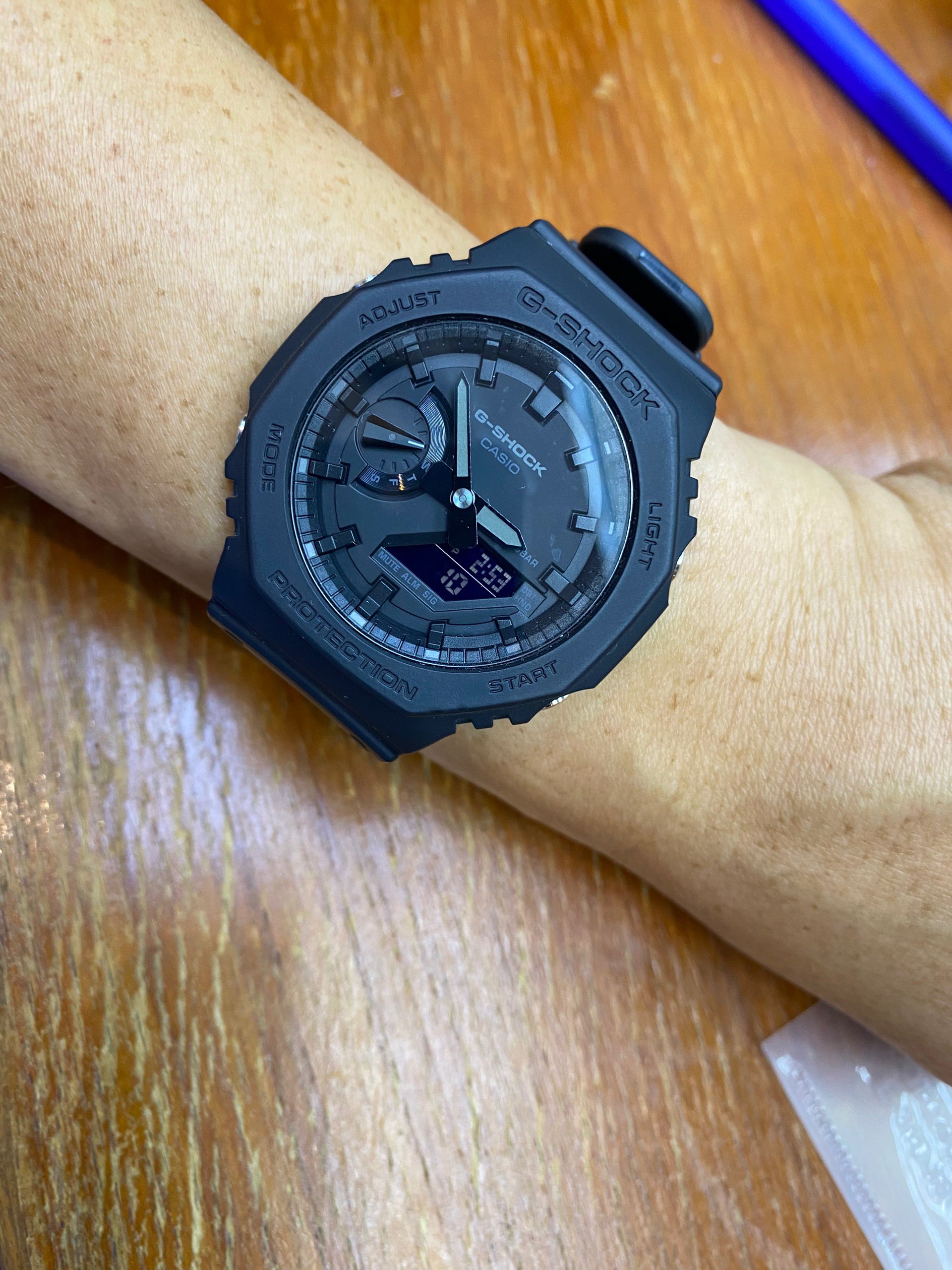 球鞋紳士cwebb的得物app动态