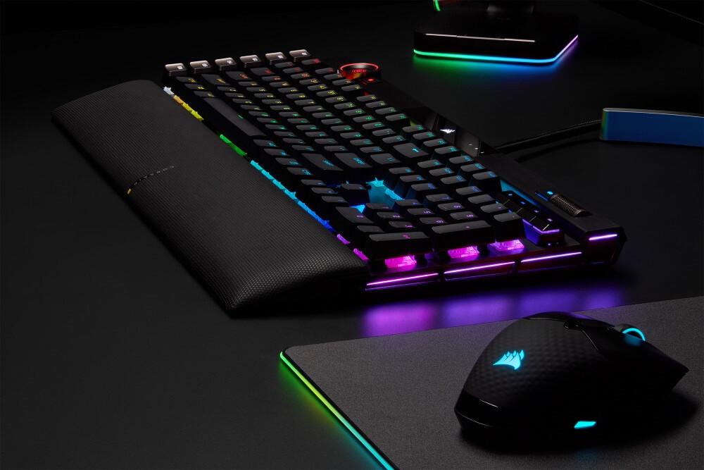 海盗船K100 RGB键盘开卖;希捷推出18TB AI硬盘