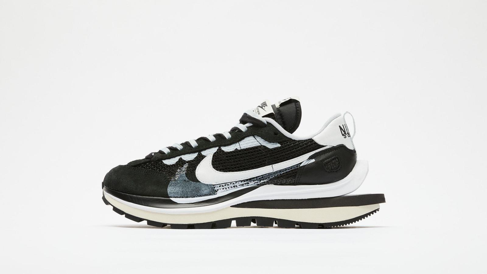实拍展示黑/山峰白色sacai x Nike VaporWaffle