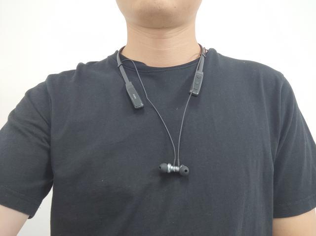 西圣蓝牙耳机:12mm大尺寸喇叭,双边立体声让耳朵“怀孕”
