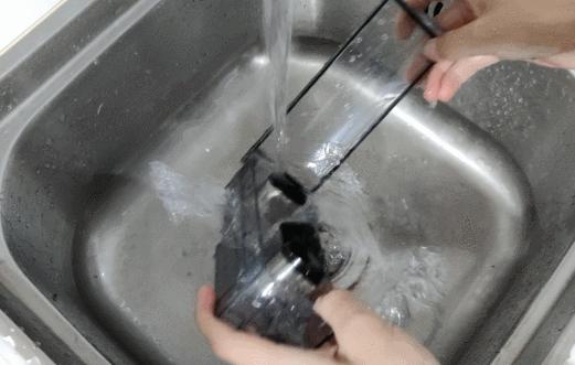 家居卫生轻松搞定,可单手操控的吉米小轻杆无线吸尘器