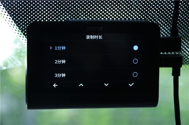 小米有品上新!前后双录4K画质,70迈A800行车记录仪体验