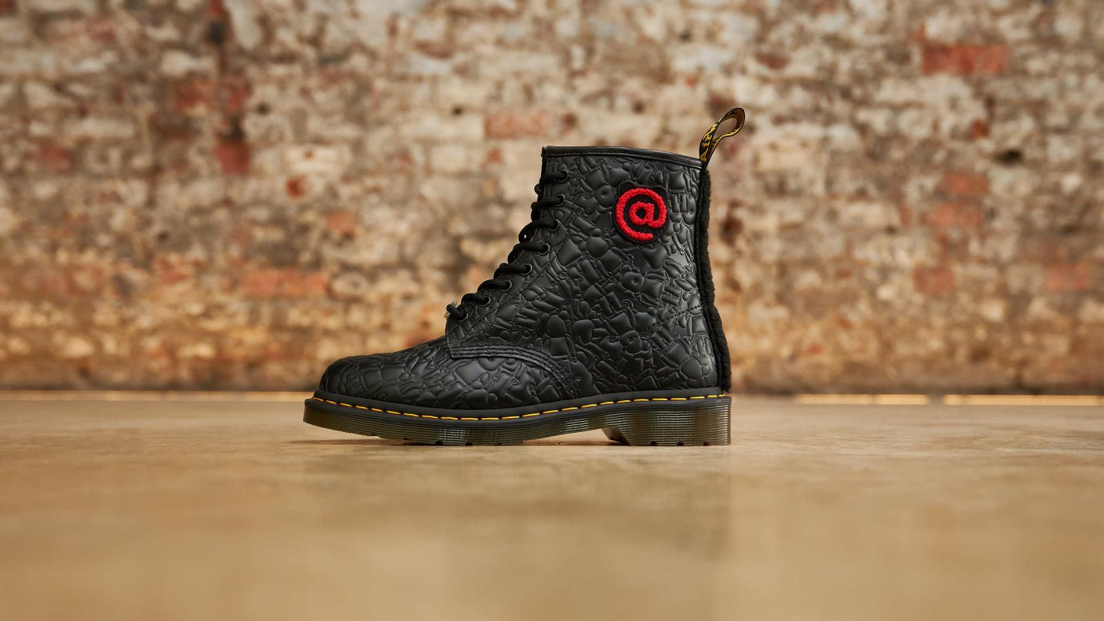 实拍预览MEDICOM TOY x Dr. Martens 1460 Remastered
