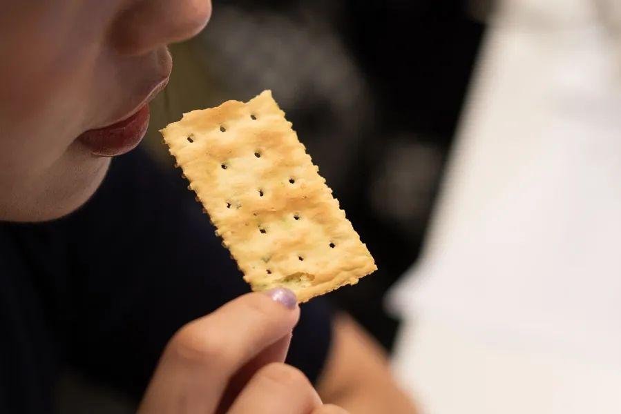 吃了100种这个南粤品牌零食,我彻底服气了