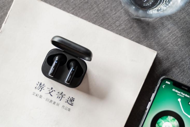 带降噪和环境声模式,售价还很亲民,这是诺基亚出的真无线耳机