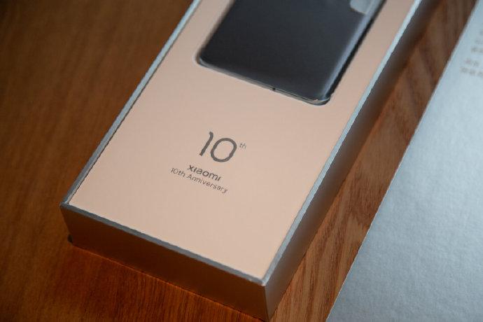 i9+RTX 3090至少配850瓦电源;小米拍高通“马屁”