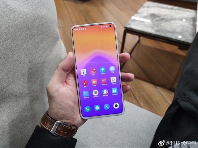 华为频遭“暗算”早有预防,三星LG断供屏幕,京东方和华星来救
