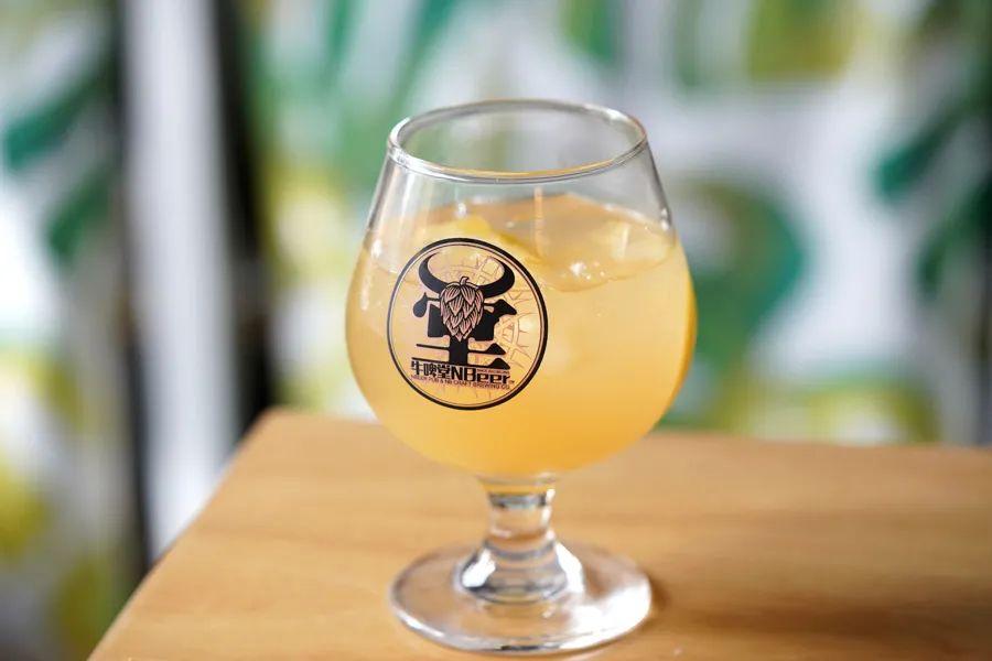 喝了62种果味啤酒,得出这份微醺指南