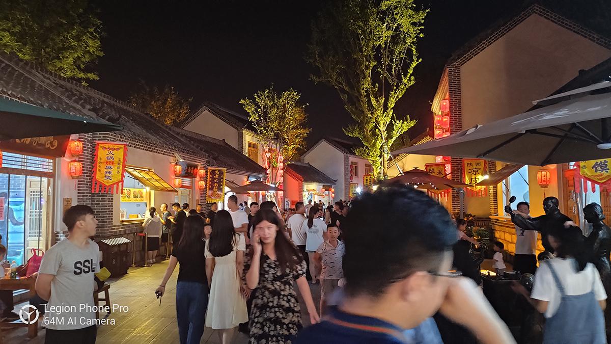 双电池、双马达、双扬声器,光明正大玩外挂:拯救者电竞手机Pro评测