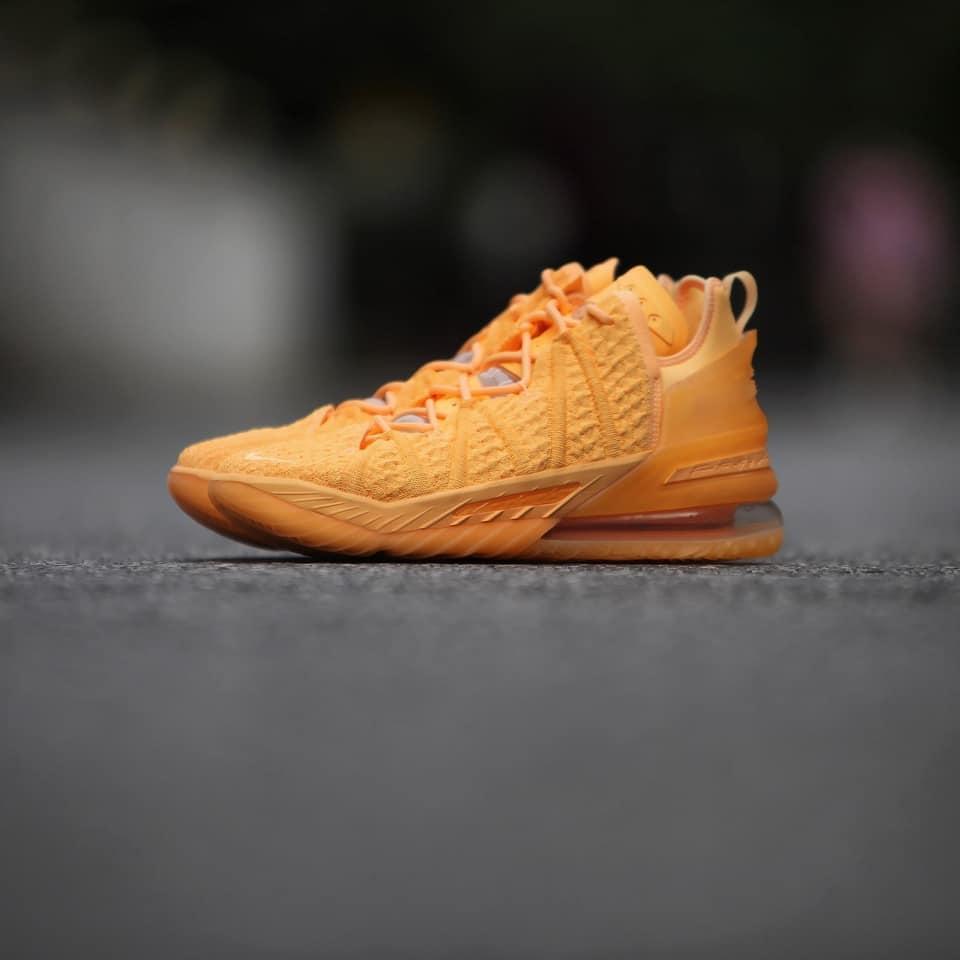 细节实拍展示Nike LEBRON XVIII EP “Sisterhood”