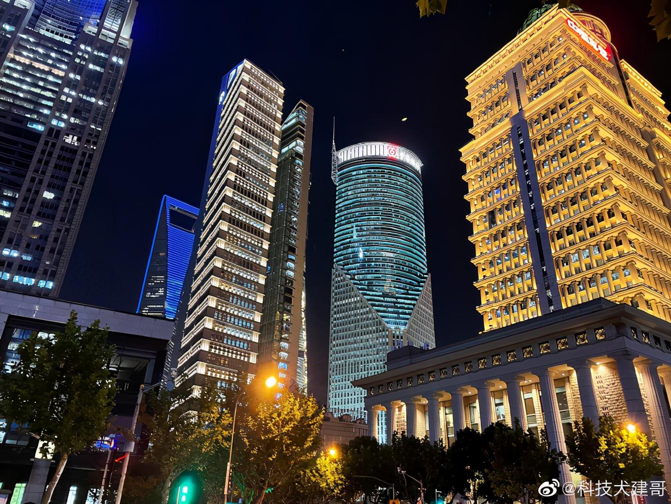iPhone 12夜景拍照实测:对比小米OPPO高下立判
