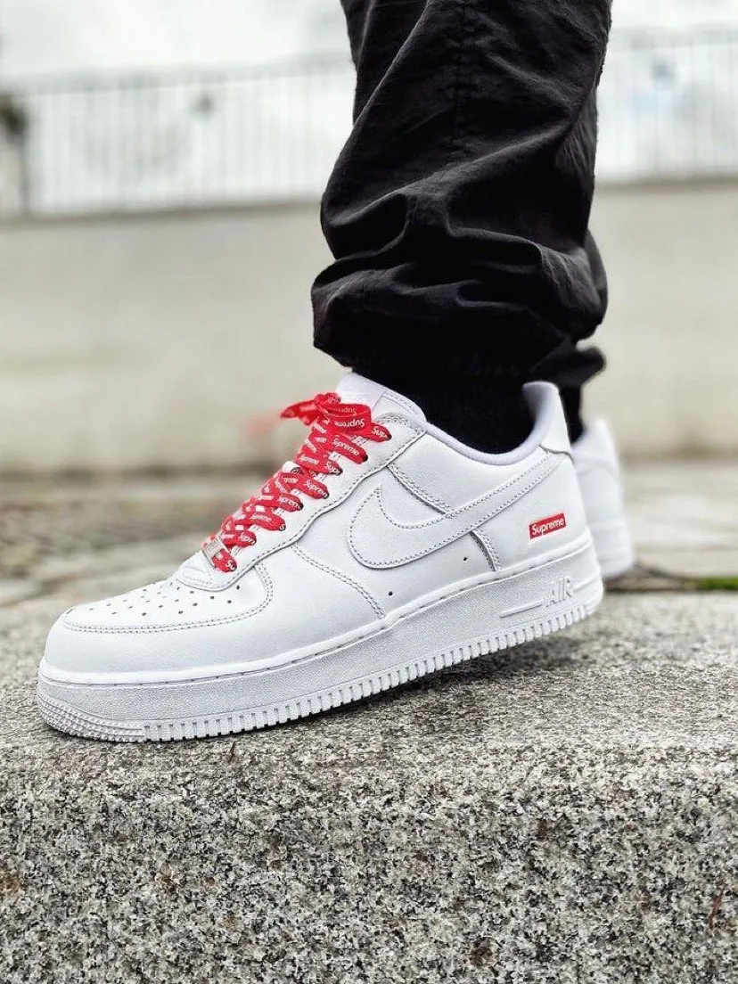 Supreme x Nike Air Force 1 Low 