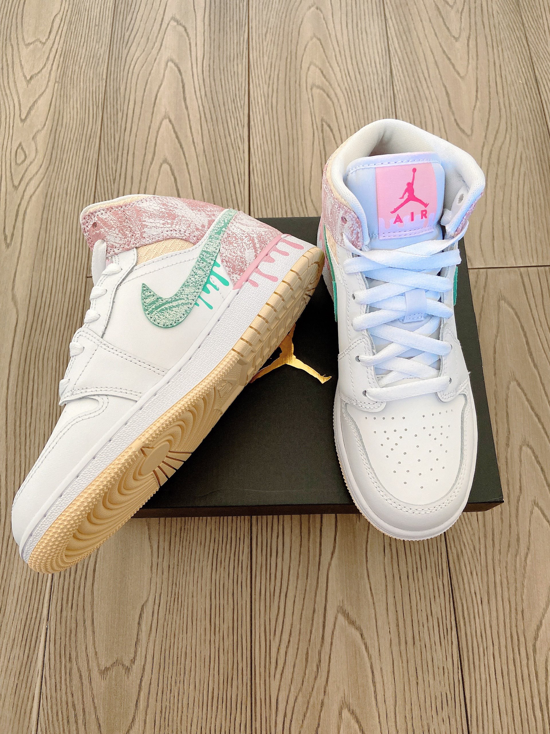 Air Jordan Toddler 1 deals Mid SE GS “Ice Cream/Paint Drip”- Size 10C