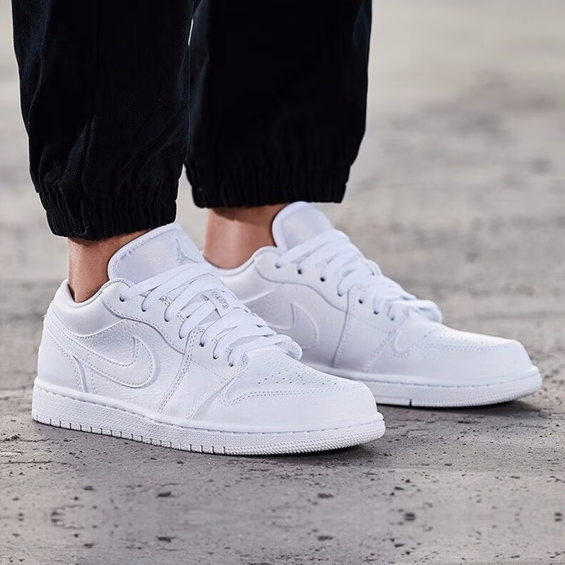 Кеды Jordan JordanAir Jordan 1 Low GS (белый) — фото 4