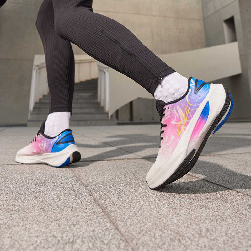 QIAODAN Slip Resistant, Abrasion Resistant, Rebound Low top Sprint Running Shoes Men’s White Pink Purple