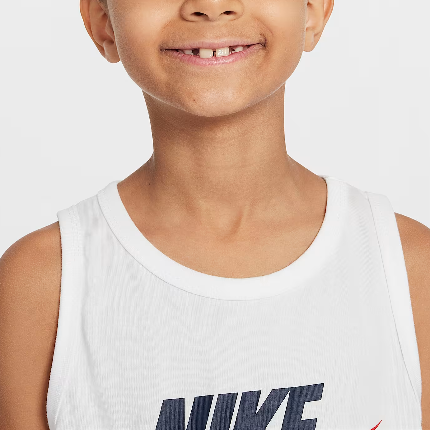Мужская майка Nike Sportswear (белая) — фото 5