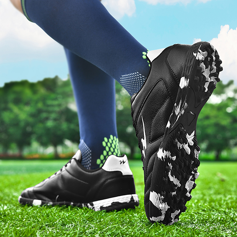 DOUBLE STAR 88 Slip Resistant Lightweight Non slip Lightweight Soccer Shoes Unisex Black