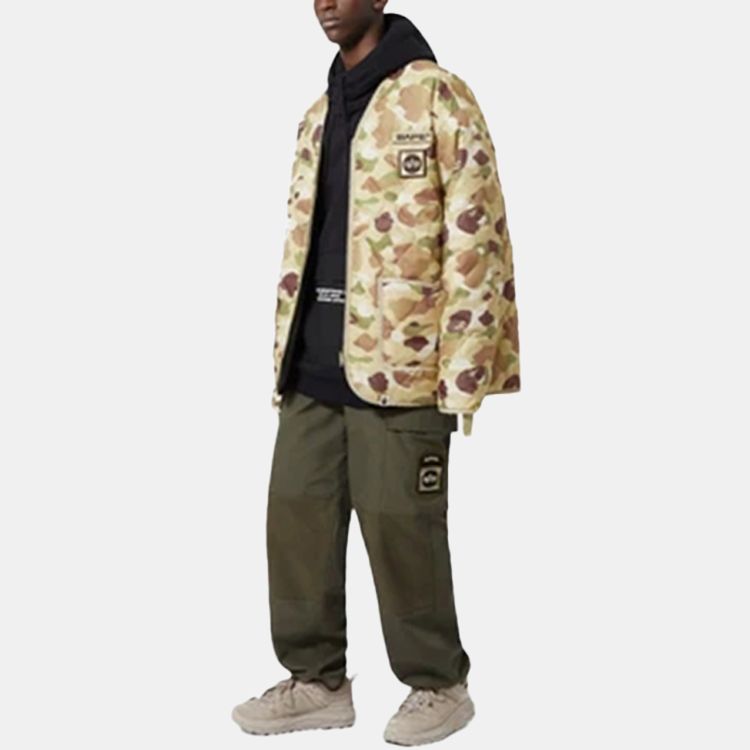 Мужская куртка A BATHING APE A BATHING APE x Alpha Industries Logo (камуфляжный) — фото 5
