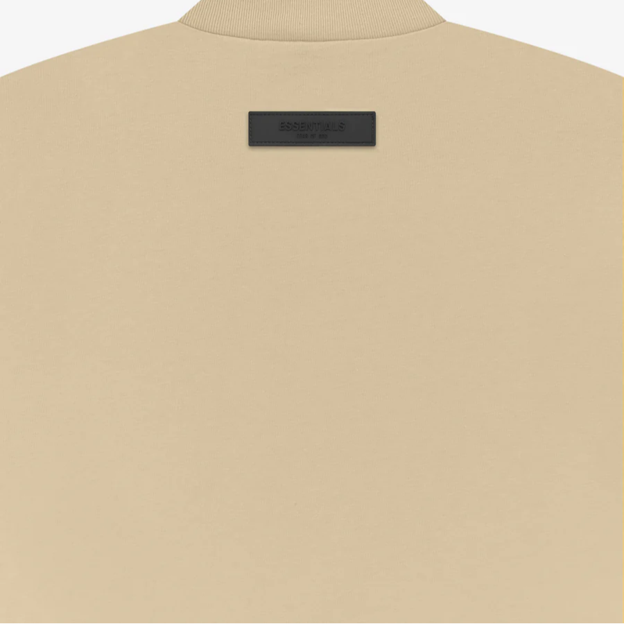 Детская футболка Fear of God Essentials Drop2 SS23TKids Essentials SS Tee Sand Logo (бежевый) — фото 4