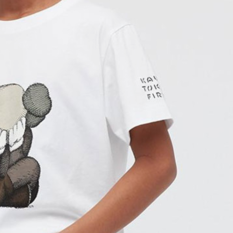 Футболка UNIQLO x KAWS (белая) — фото 3
