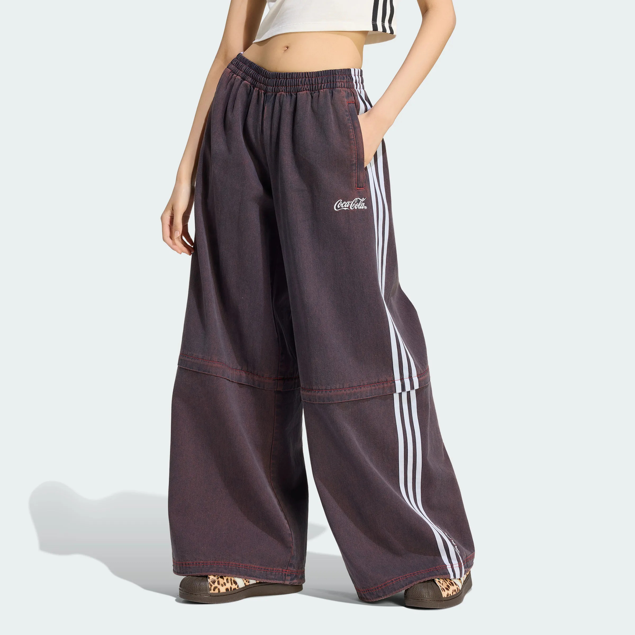 Женские джинсы adidas originals × Coca-Cola ADILENIUM FIREBIRD (цвет как на фото) — фото 3