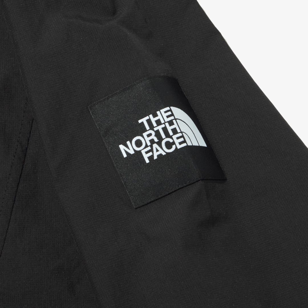 Мужская куртка The North Face Logo (черная) — фото 8