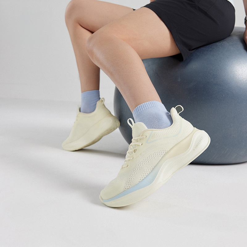 QIAODAN Synthetic Leather Cushioning Breathable Low top Training Shoes Women’s Beige Blue