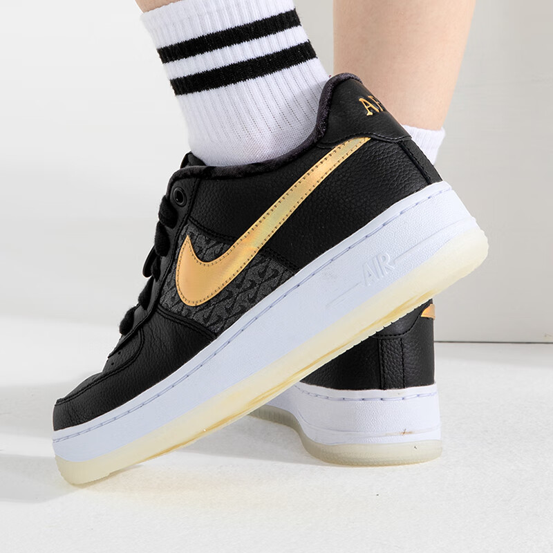 Детские кеды Nike Air Force 1 Lv8 (черный) — Чёрный — фото 4