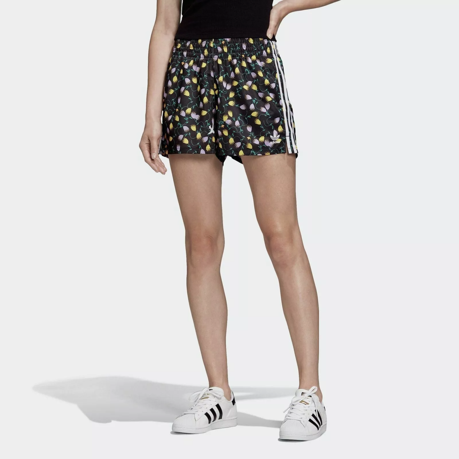 Женские шорты adidas originals Aop Shorts (черные) — фото 3