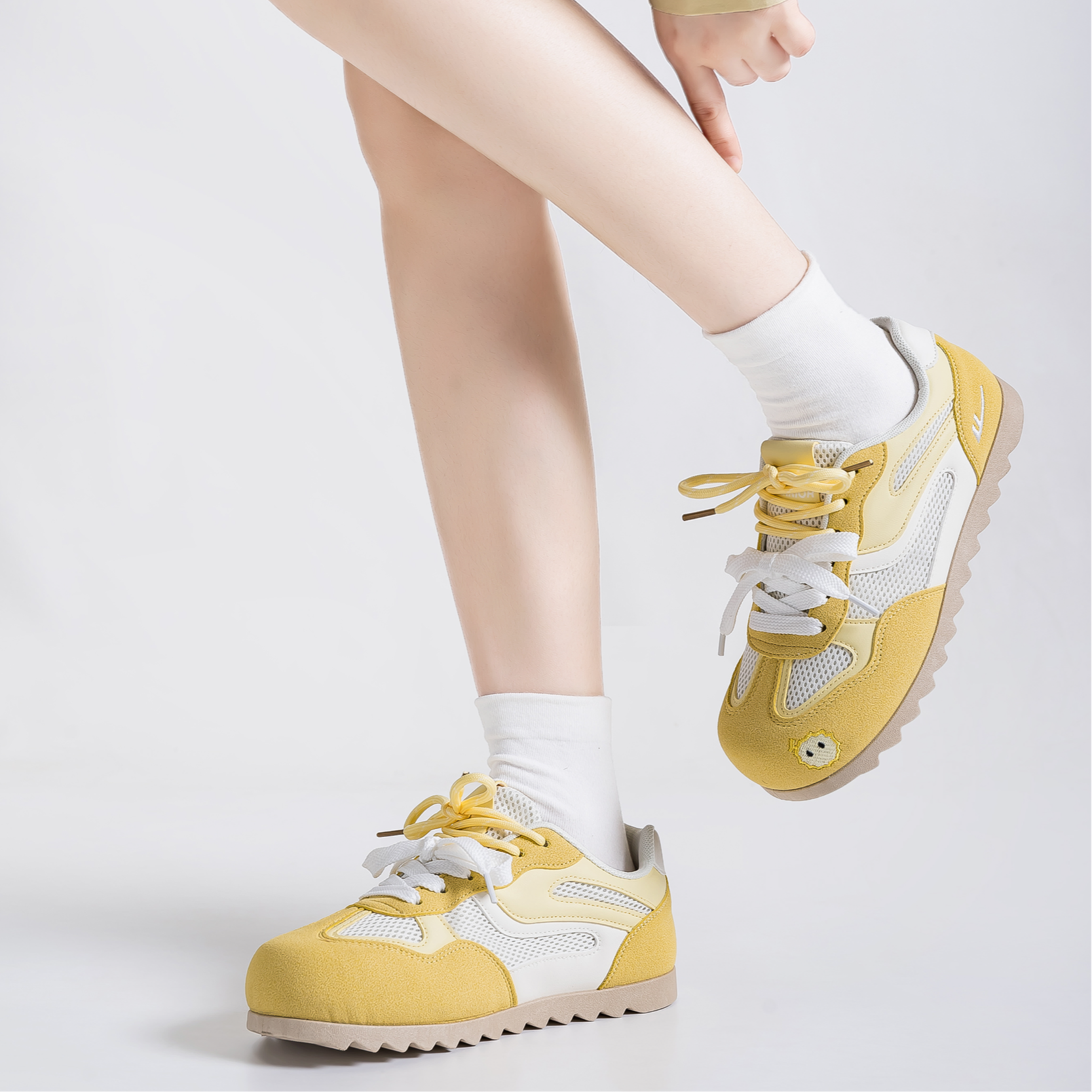 Warrior Abrasion Resistant Breathable Low top Casual Shoes Women's Yellow Beige