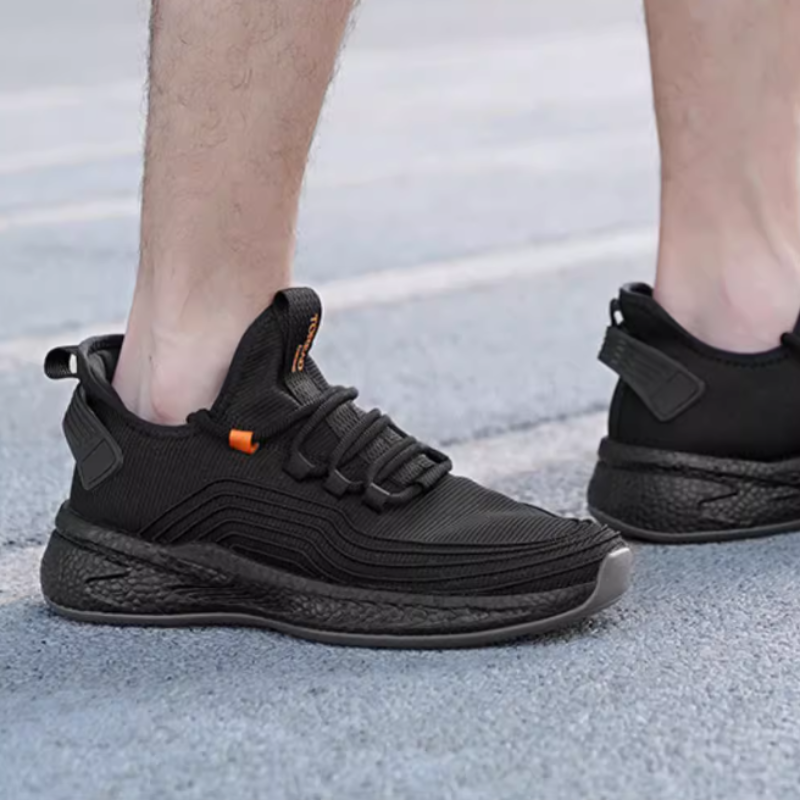 TOREAD Comfortable Round Toe Low top Running Shoes Men’s Black