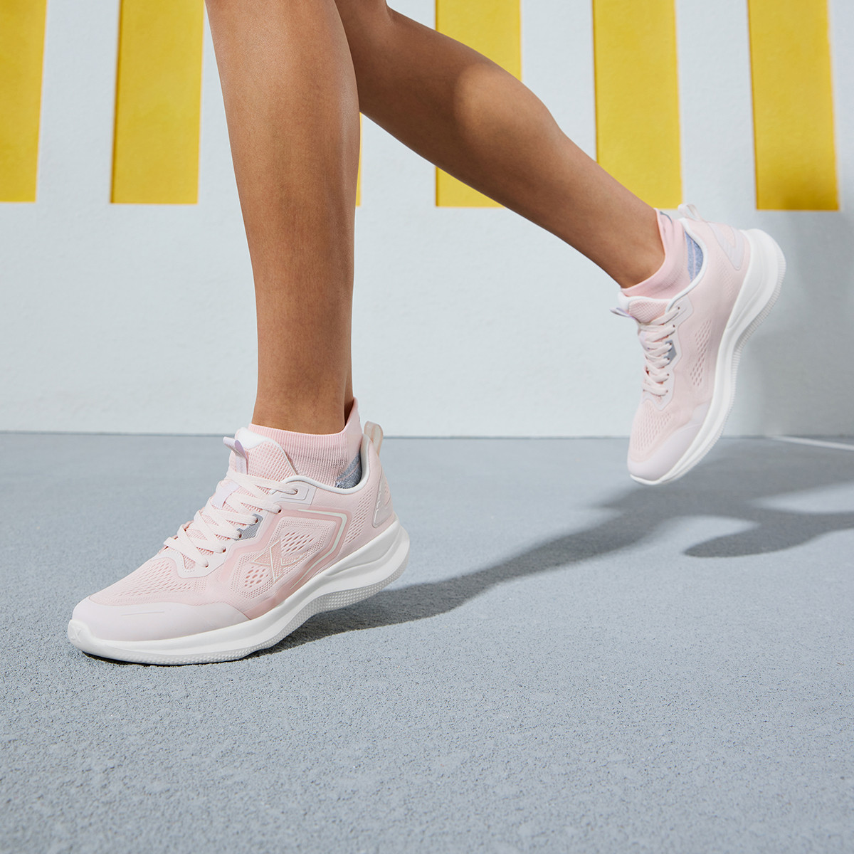 XTEP Slip Resistant Abrasion Resistant Slip Resistant Abrasion Resistant Low top Casual Running Shoes Women’s Pink
