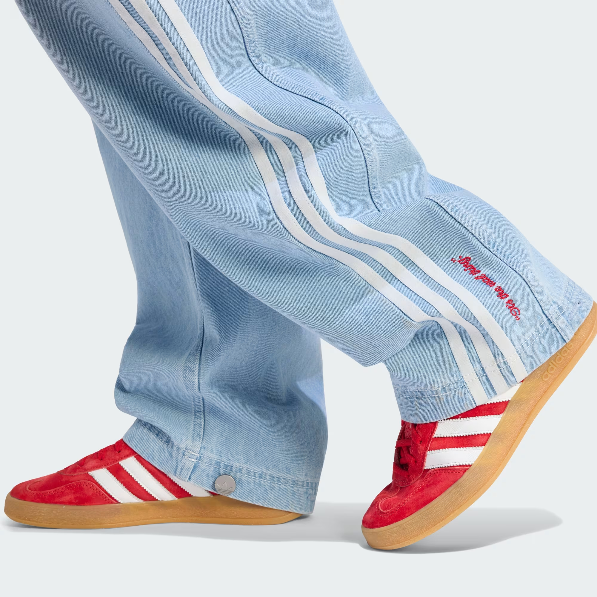 Женские джинсы adidas Originals × Coca-Cola (синие) — фото 6
