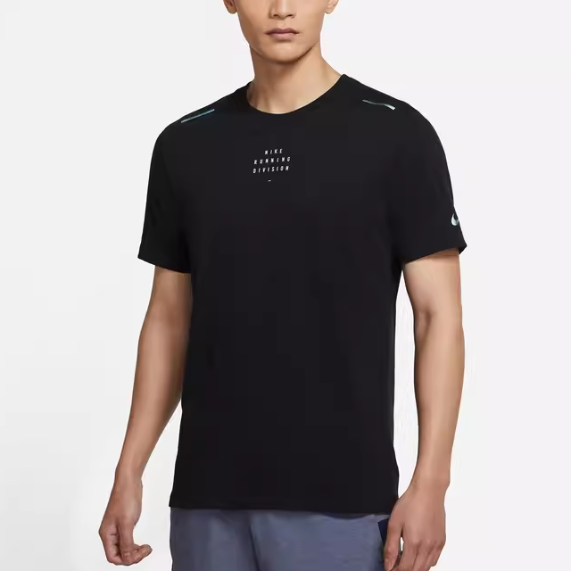 Мужская футболка Nike Sportswear (черная) — фото 5