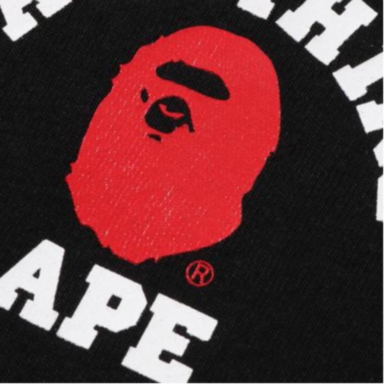 Женская футболка A BATHING APE SS26 (черная) — фото 4