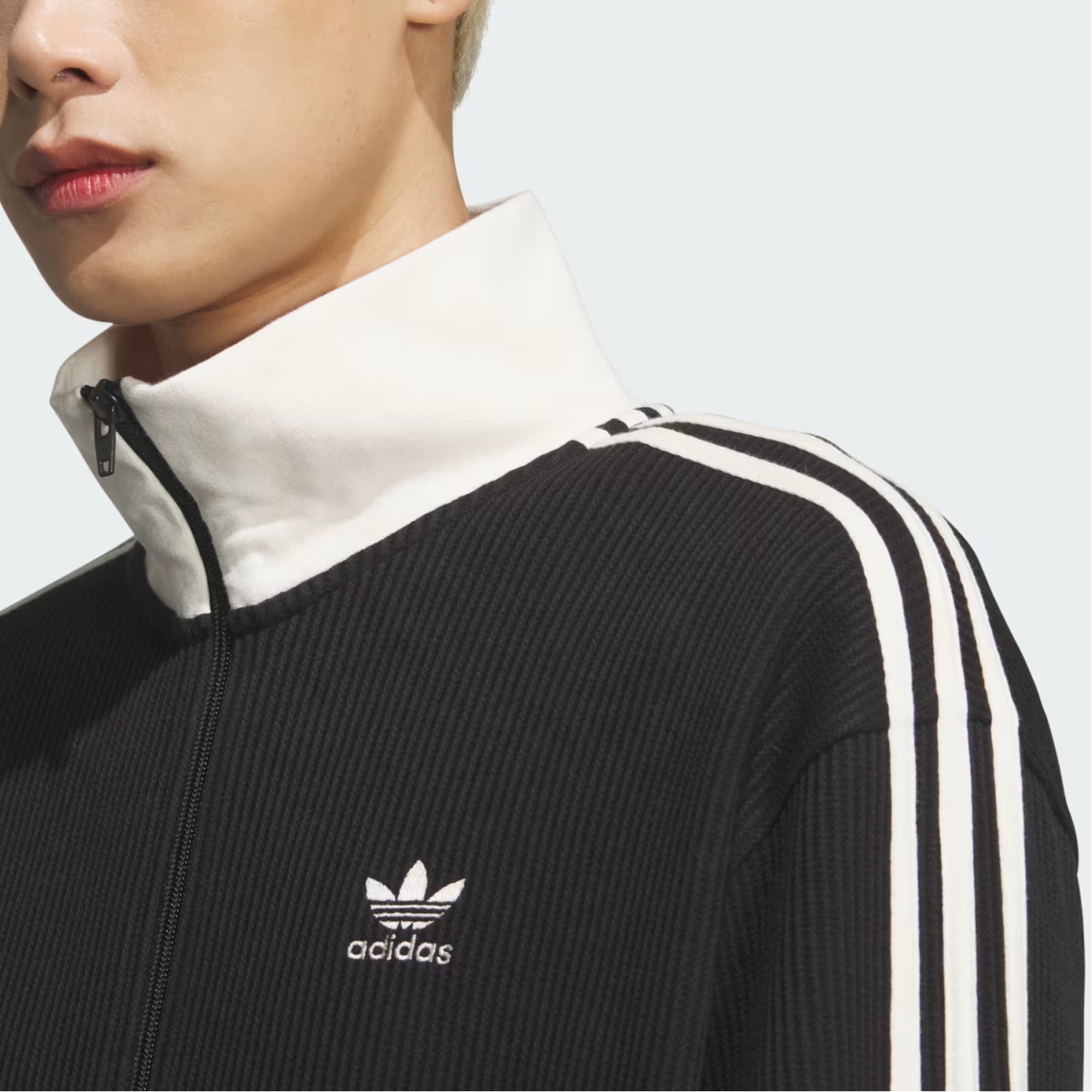 Куртка adidas Originals WAFFLE CLASSIC (цвет на фото) — фото 6